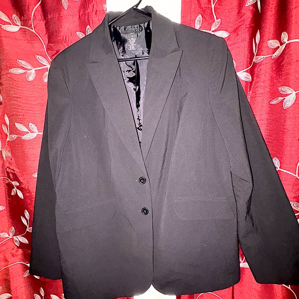 Apostrophe Woman Lined Black Suit Jacket / Blazer, size 18W